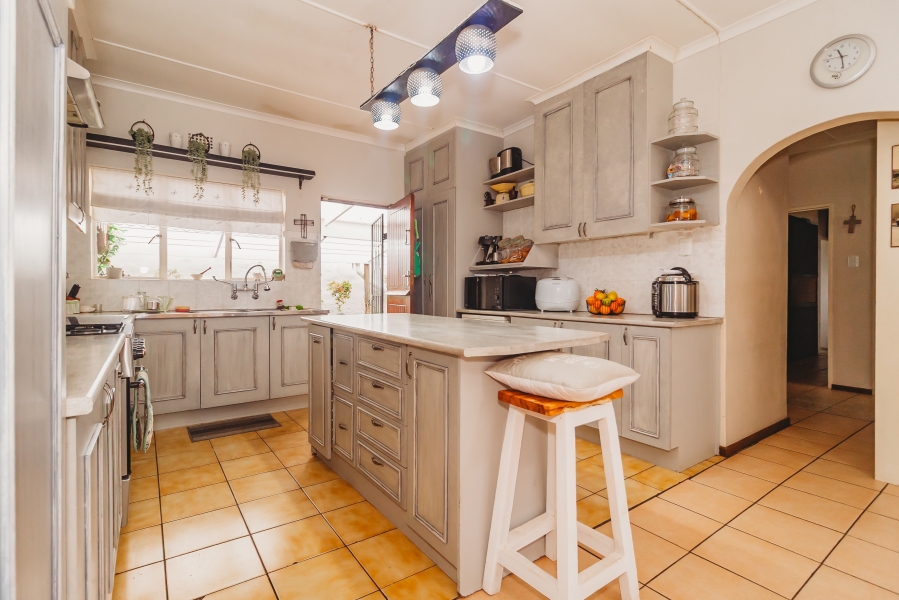 3 Bedroom Property for Sale in Denneoord Western Cape